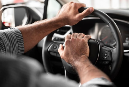 उत्तराखंड में पिता की कार के पहिये के नीचे दबने