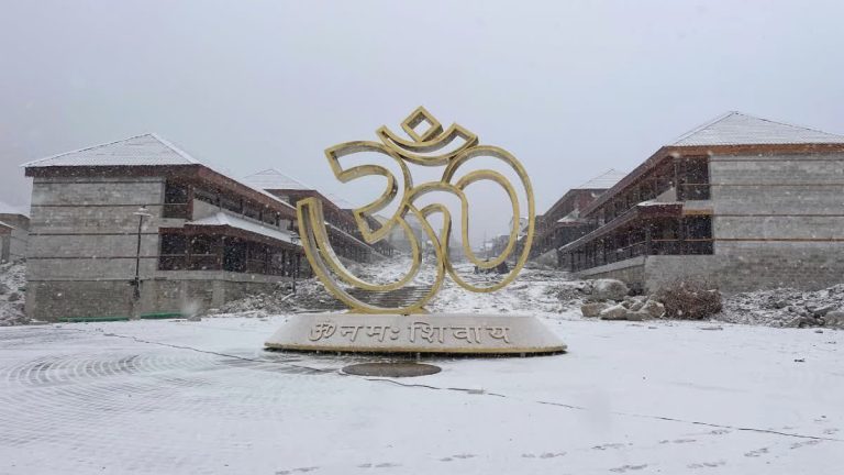 उत्तराखंड में मौसम ने ली करवट, केदारनाथ में साल की