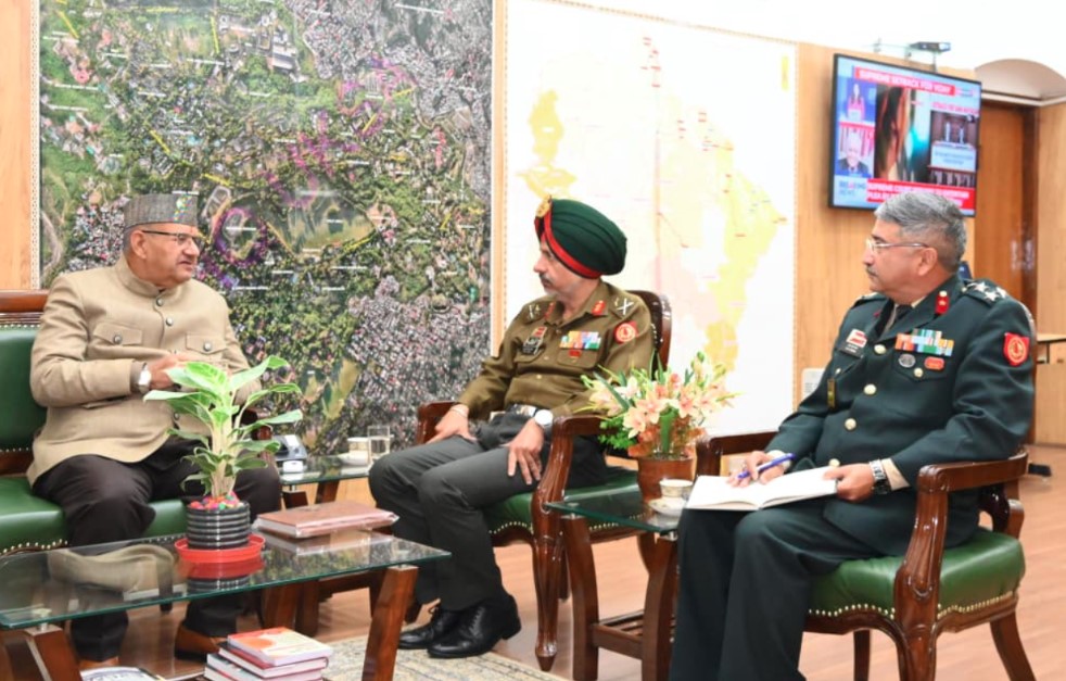 गढ़ी कैंट में सेना अधिकारियों से मिले गणेश जोशी, थल सेना दिवस की दी शुभकामनाएं