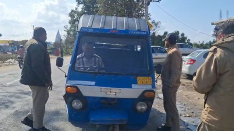 देहरादून में परिवहन विभाग की सख्त कार्रवाई: ई-रिक्शा और दोपहिया वाहन जांचे गए, जानें इसके पीछे का उद्देश्य