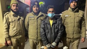 नैनीताल में पुलिस की बड़ी कार्रवाई: युवके के पास मिला शराब का जखीरा, जांच में खुले कई बड़े राज