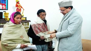 ब्रेकिंग: सीएम धामी ने अंकिता भंडारी के रोते-बिलखते माता-पिता से