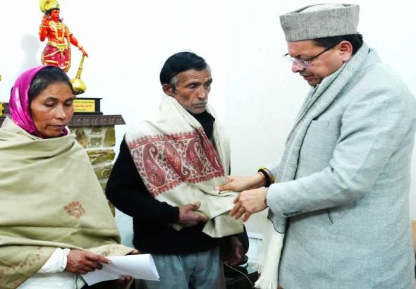 ब्रेकिंग: सीएम धामी ने अंकिता भंडारी के रोते-बिलखते माता-पिता से