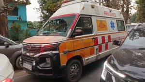 रामनगर का चकलुवा वैली ब्रिज बना मुसीबत, जाम में फंसी एंबुलेंस ने खोली प्रशासन की पोल; मौत से जूझता रहा मरीज