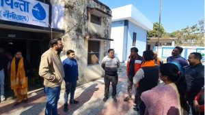 रामनगर में करणी सेना का जल संस्थान पर प्रदर्शन, दूषित पानी को लेकर गरजे पदाधिकारी; पढ़ें पूरी खबर