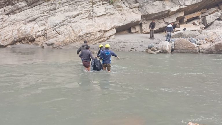 रुद्रप्रयाग पर चला हाई-लेवल एक्शन, ड्रोन की मदद से मिला शव, प्रशासन ने तुरंत संभाला मोर्चा