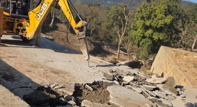 सरकारी जमीनों से अतिक्रमण हटाने का अभियान शुरू,ढाई हेक्टेयर से