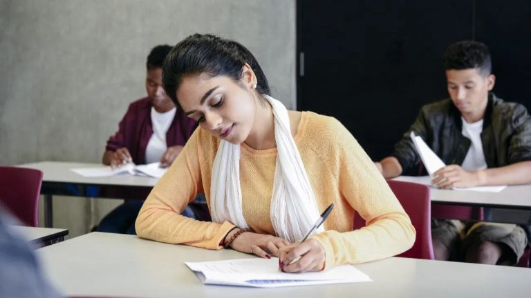 सरकारी नौकरी की तैयारी कर रहे युवाओं के लिए बड़ी खबर, लेक्चरर पदों पर आवेदन प्रक्रिया शुरू, लाखों में मिलेगी सैलरी