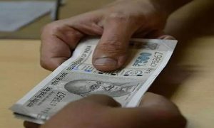 हरिद्वार में 50 हजार रुपए की रिश्वत लेते जिला पूर्ति