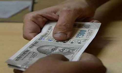 हरिद्वार में 50 हजार रुपए की रिश्वत लेते जिला पूर्ति