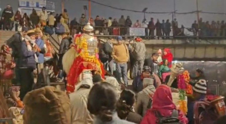 हरिद्वार में ठंड के बीच मकर संक्रांति स्नान पर्व,23 साल