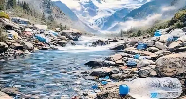 हिमालय के साफ पानी पर खतरा, यमुनोत्री ग्लेशियर तक पहुंचा