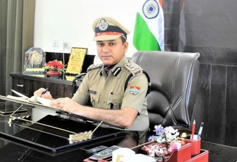 होमगार्ड वर्दी खरीद घोटाले में डिप्टी कमांडेंट निलंबित, मुख्यमंत्री ने