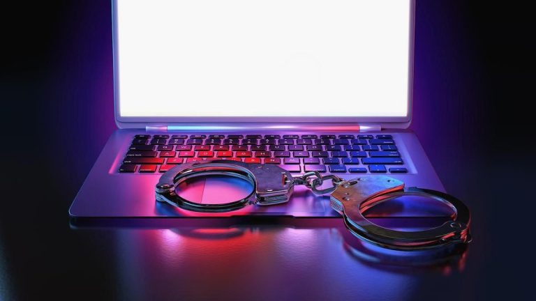 ‘New Year Gift’ के नाम पर ठगी, संदिग्ध APK फाइल