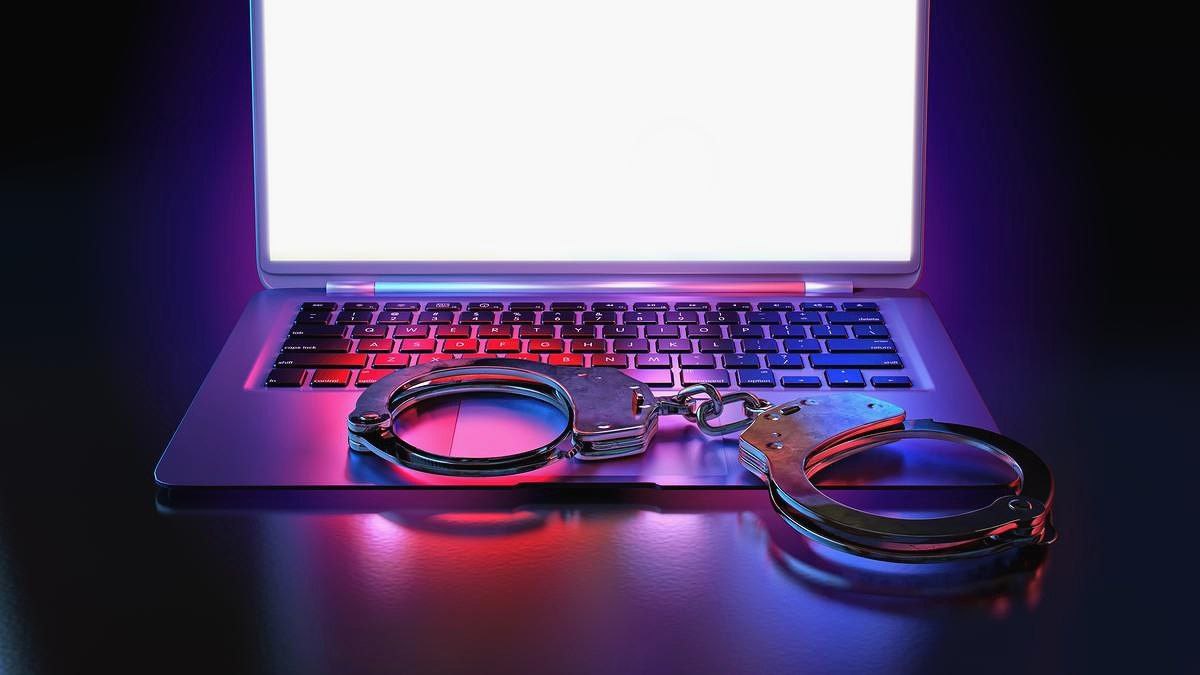 ‘New Year Gift’ के नाम पर ठगी, संदिग्ध APK फाइल