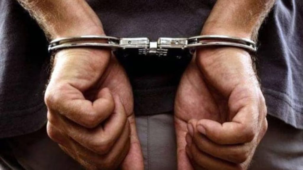 Almora Crime News: कबाड़ के वाहन में छुपाकर ले जा रहे थे 18 किलो गांजा, चले गए जेल