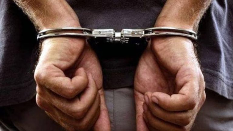 Almora Crime News: कबाड़ के वाहन में छुपाकर ले जा रहे थे 18 किलो गांजा, चले गए जेल