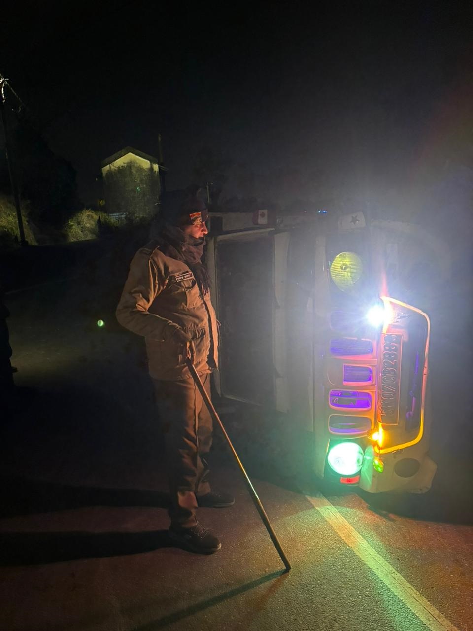 Bolero pickup overturns near Kolhukhet, passengers remain unharmed