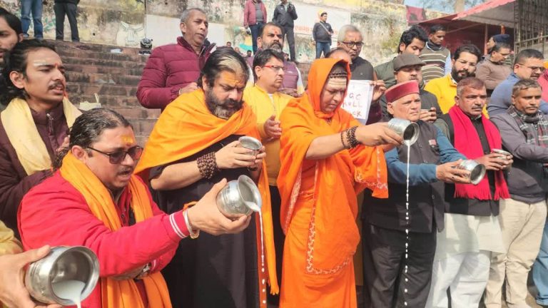 Brahmin community offers prayers in Haridwar after SC stay on