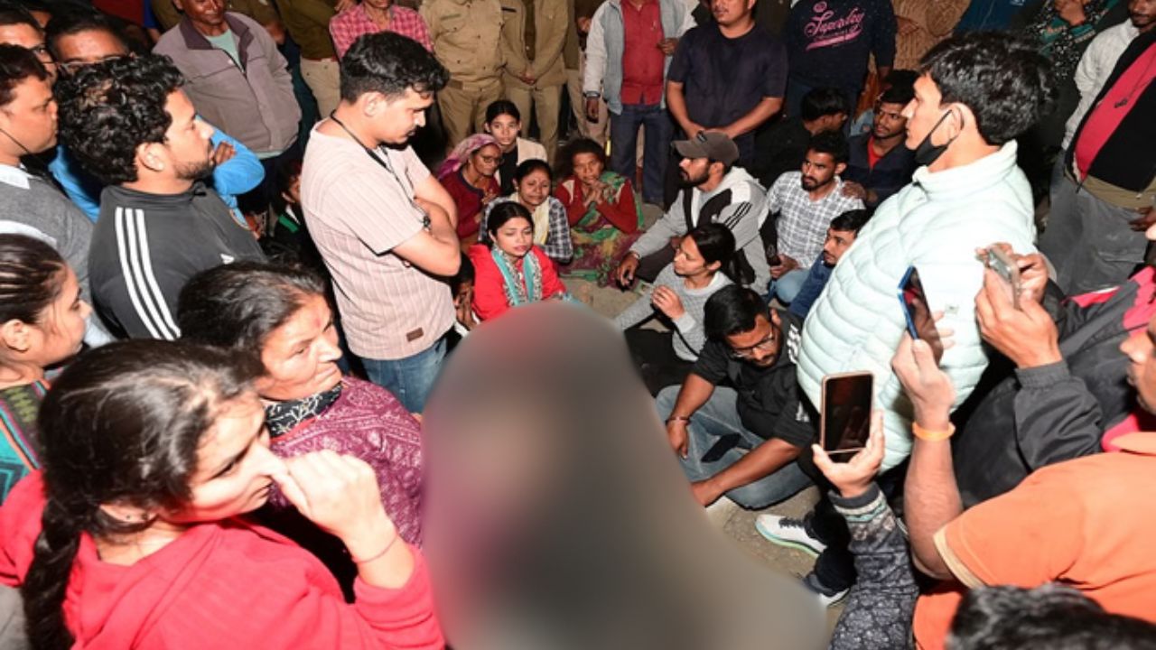 Nainital: पनियाली में बाघ के हमले में महिला की मौत, वन विभाग पर फूटा लोगों का गुस्सा