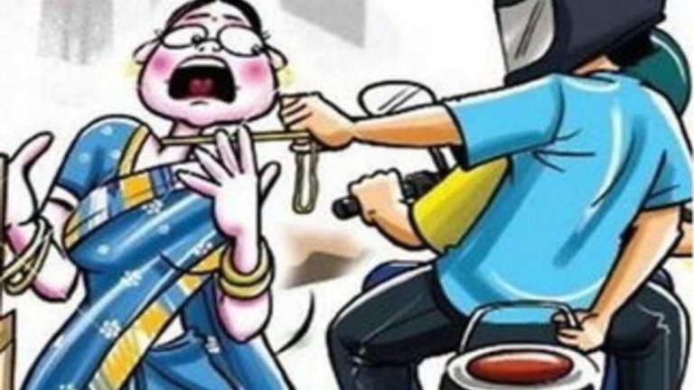 Nainital: हल्द्वानी में लुटेरों का खौफ, दिनदहाड़े महिला से ऐसे की लूटपाट