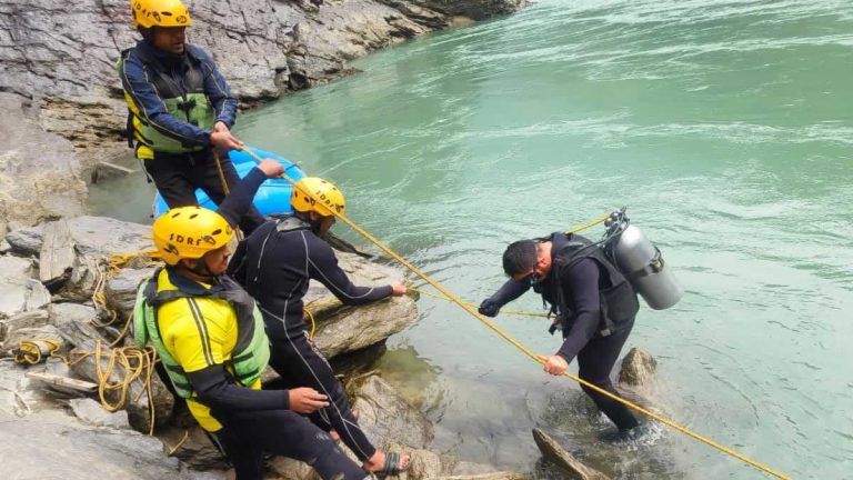 Pickup plunges into Alaknanda on Rishikesh–Badrinath Highway, 3 feared missing