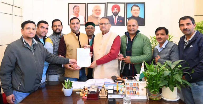 UPNL employees thank Ganesh Joshi for equal pay Order