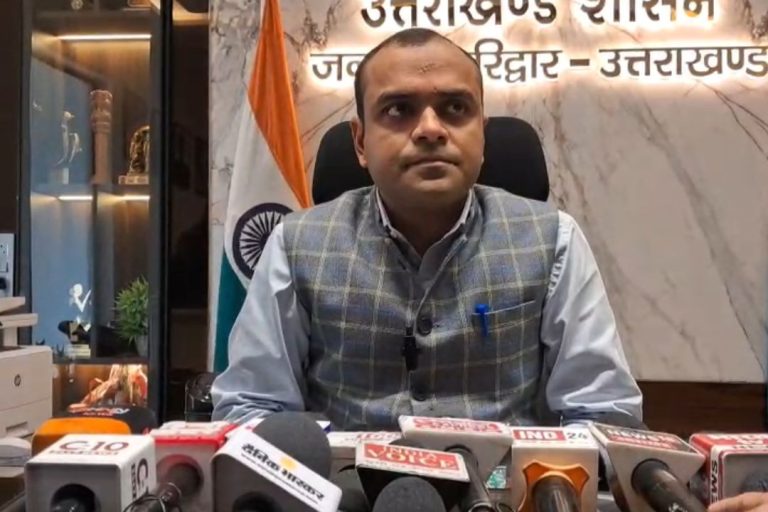 Uttarakhand News: हरिद्वार जनसुनवाई में शिकायतों के त्वरित निस्तारण के निर्देश, डीएम बोले- एक ही शिकायत दोबारा न आ पाए