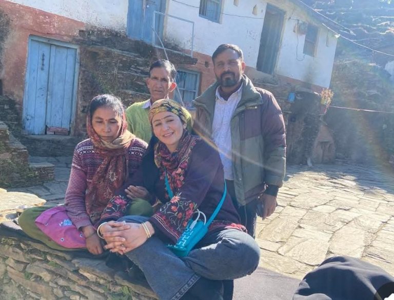 अंकिता को अब तक इंसाफ क्यों नहीं? पौड़ी पहुंचीं ब्लॉगर