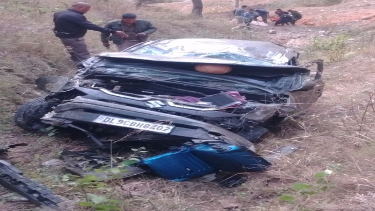 अल्मोड़ा में बारातियों की कार खाई में गिरी, 3 की मौत, जानिए कैसे हुई दुर्घटना…