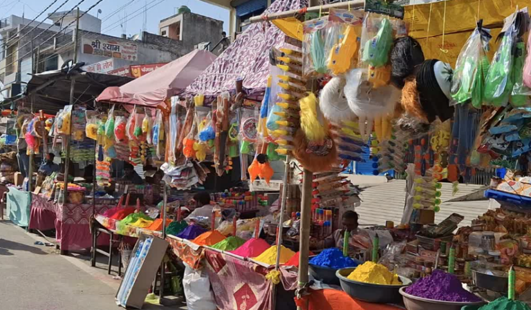 उत्तराखंड में होली से पहले बढ़ी बाजारों की रौनक, मिलन