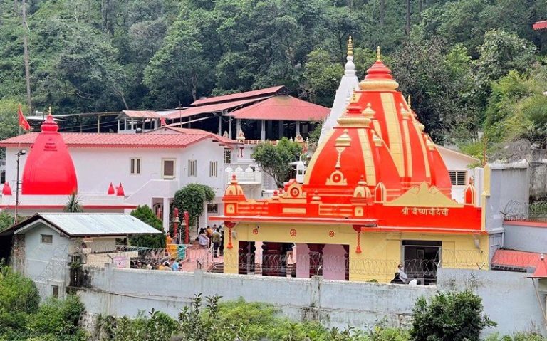 कैंची धाम ट्रस्ट में कथित अनियमितताओं पर हाईकोर्ट सख्त, सरकार