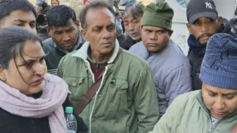 घूमने गई महिला ने पति को देखा ऐसी हालत में, फिर मच गया हंगामा…