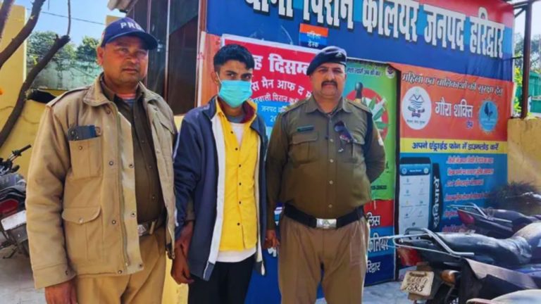 जनसेवा केंद्र की आड़ में चल रहा था फर्जी प्रमाणपत्रों का धंधा, खुद को मानवाधिकार आयोग का अध्यक्ष बताकर पुलिस को धमकाने लगा धंधेबाज