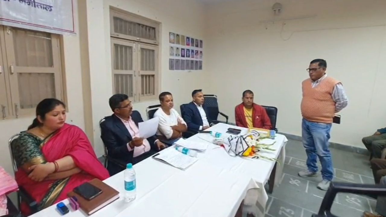 रामनगर तहसील दिवस में एडीएम की सख्ती, लापरवाह अधिकारियों को दी ये चेतावनी