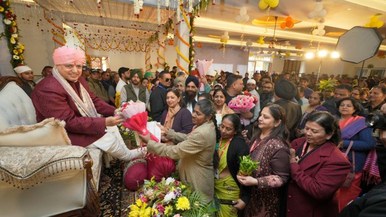 श्री महंत देवेंद्र दास जी महाराज के प्रकटोत्सव पर निशुल्क