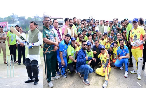 CM पुष्कर सिंह धामी ने प्रेस क्लब द्वारा आयोजित क्रिकेट