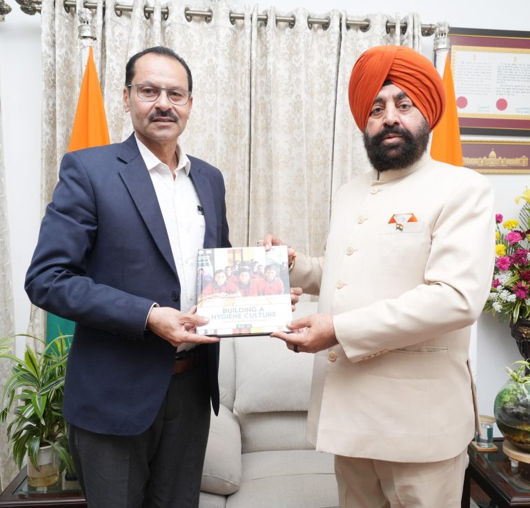 Gov briefed on Dettol School Hygiene Prog