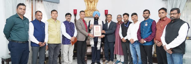 Governor interacts with Odisha media delegation on 4 day PIB