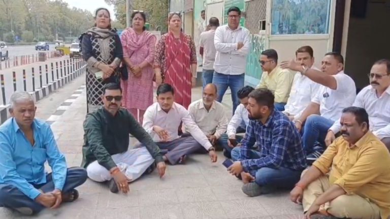 Lachhiwala Toll Plaza: टोल प्लाजा पर मारपीट को लेकर कांग्रेस का प्रदर्शन, जानें पूरा मामला