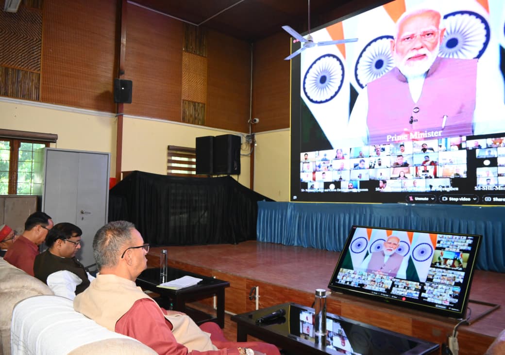 Minister Joshi participates in Webinar on Promoting Walnuts, Almonds &