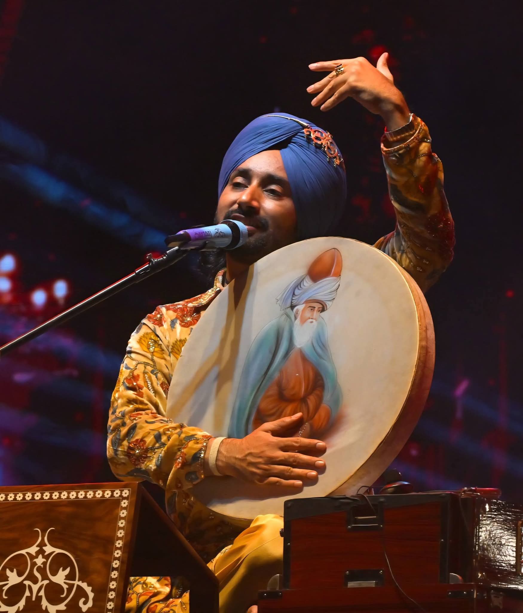 Singer Satinder Sartaaj cast spell on Doon Audience on Sunday