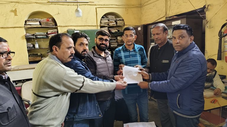 Traders in Mussoorie troubled by Gas Cylinder shortage