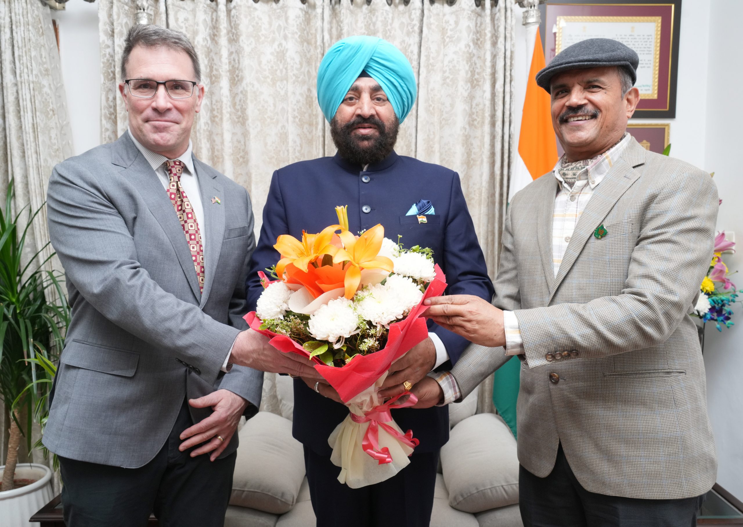 US expert briefs Gov on changing behaviour of bears