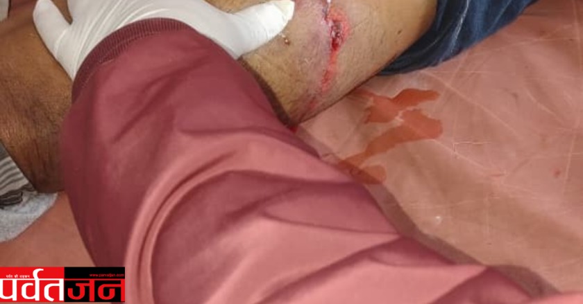 Uttarakhand accident news: पत्थर गिरने से युवक गंभीर घायल। दून