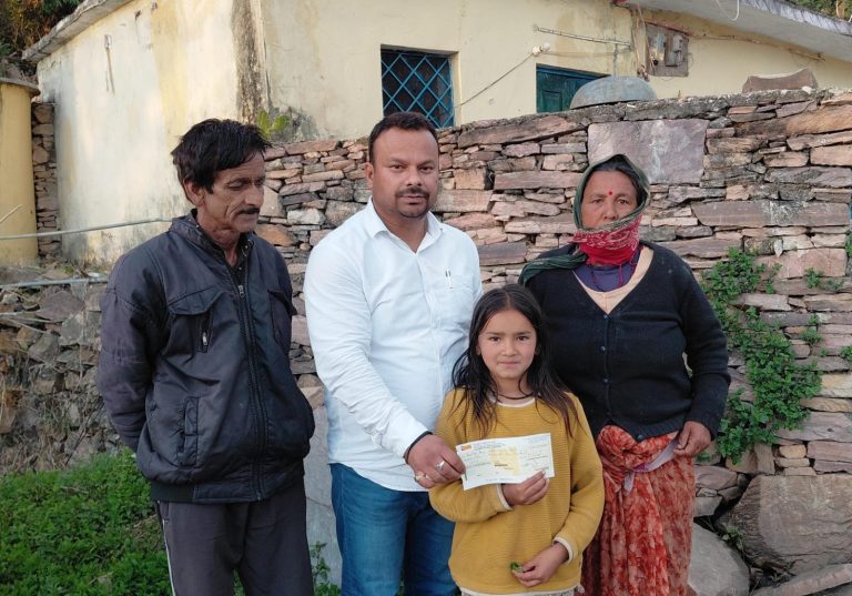 देवदूत बने सुरेंद्र रावत, अनाथ बच्ची की शिक्षा का उठाया
