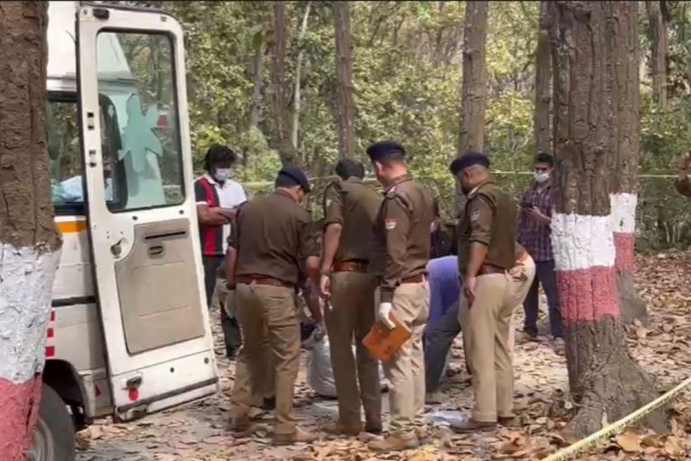 देहरादून के जंगल में बदबू से मचा हड़कंप… पुलिस ने खोला कट्टा तो उड़ गए होश, जानें क्या है पूरा मामला