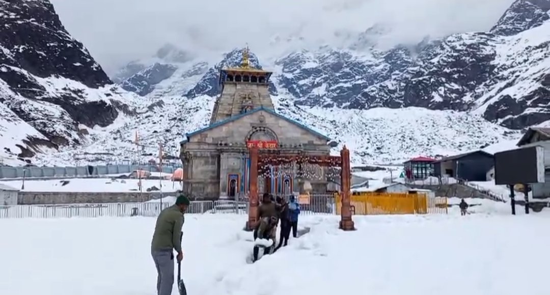 युद्ध स्तर पर बर्फ हटाने का अभियान, केदारनाथ यात्रा की