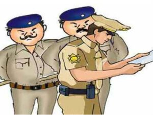 लापता युवती मिली तो थाने में मचा बवाल, मां को ही जड़ दिया थप्पड़! पढ़ें पूरी खबर