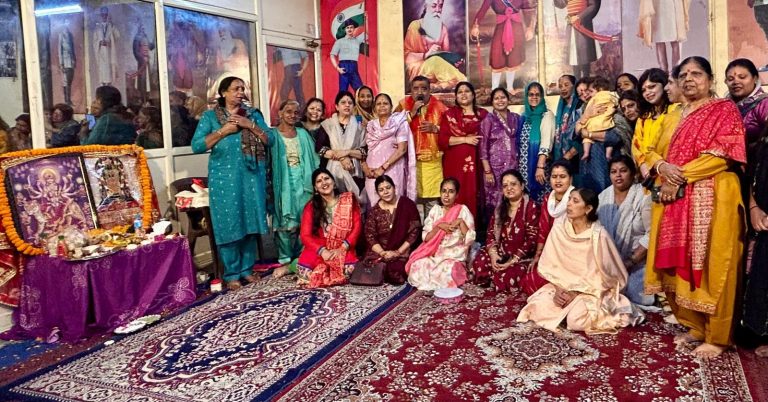 शिव सेना महिला मंडल ने सजाया भक्ति का दरबार -